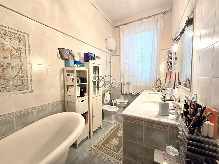 Immagine 24 di Villa in vendita  in Via Lombarda a Capannori