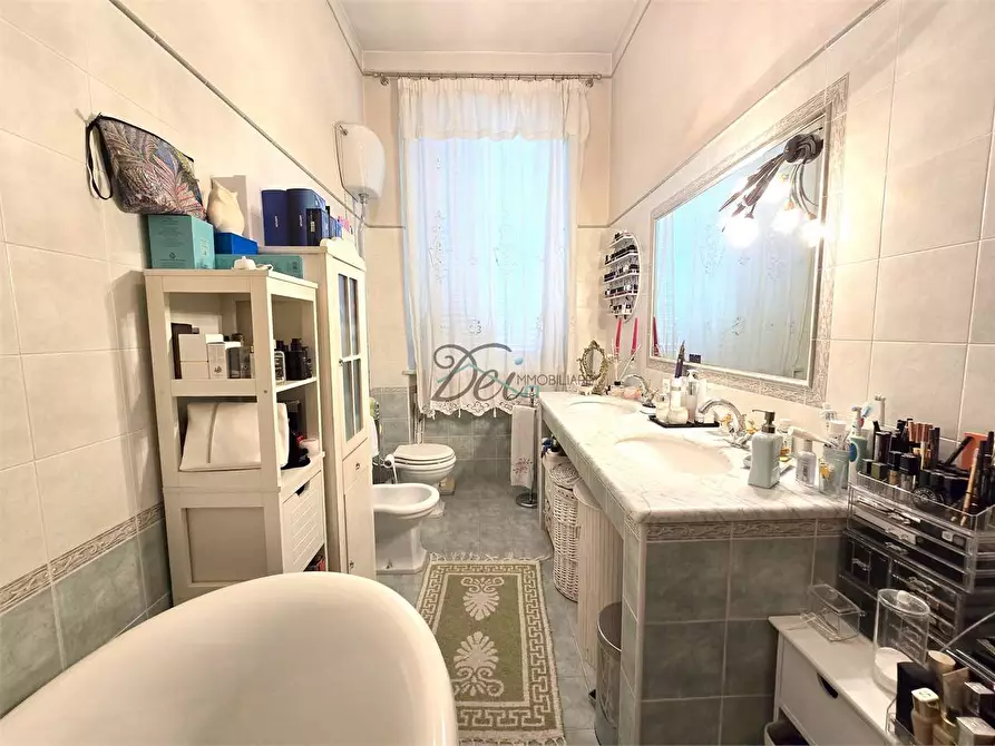 Immagine 25 di Villa in vendita  in Via Lombarda a Capannori