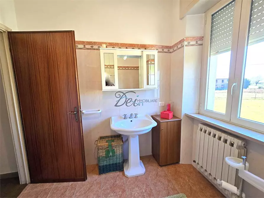 Immagine 41 di Villa in vendita  in Via Lombarda a Capannori