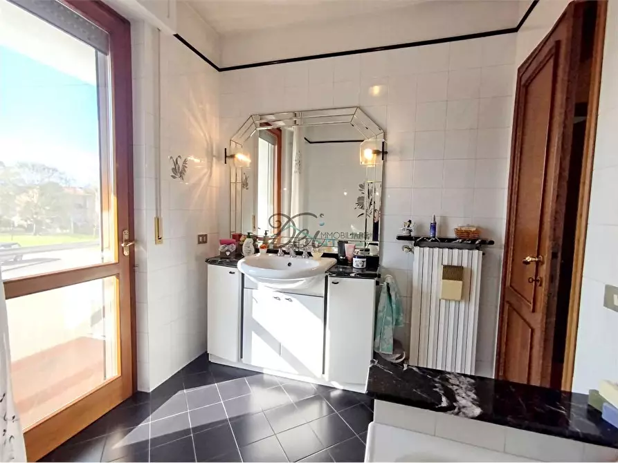 Immagine 29 di Villetta a schiera in vendita  in via delle cornacchie a Lucca