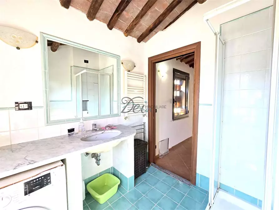 Immagine 23 di Porzione di casa in vendita  in Viale San Gemignano a Lucca