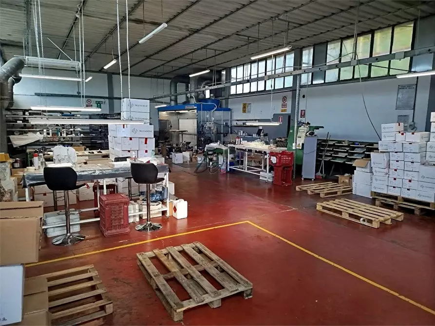 Immagine 10 di Capannone industriale in vendita  in via di piaggiori a Capannori