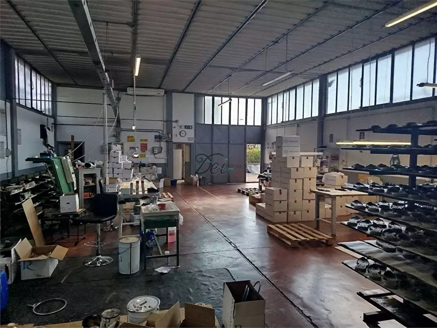 Immagine 9 di Capannone industriale in vendita  in via di piaggiori a Capannori