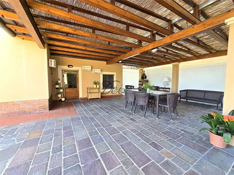 Immagine 18 di Villa in vendita  in via dell ave maria  a Capannori