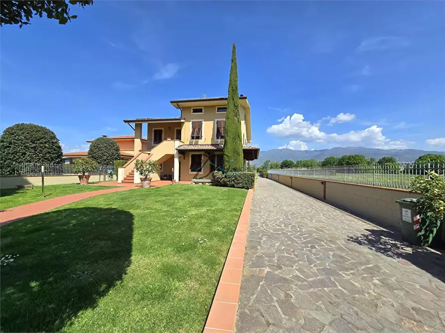 Immagine 48 di Villa in vendita  in via dell ave maria  a Capannori
