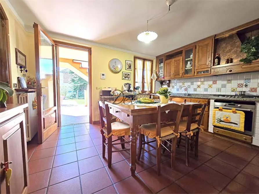 Immagine 30 di Villa in vendita  in via dell ave maria  a Capannori