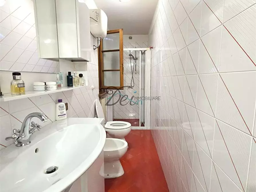 Immagine 44 di Villa in vendita  in via dell ave maria  a Capannori