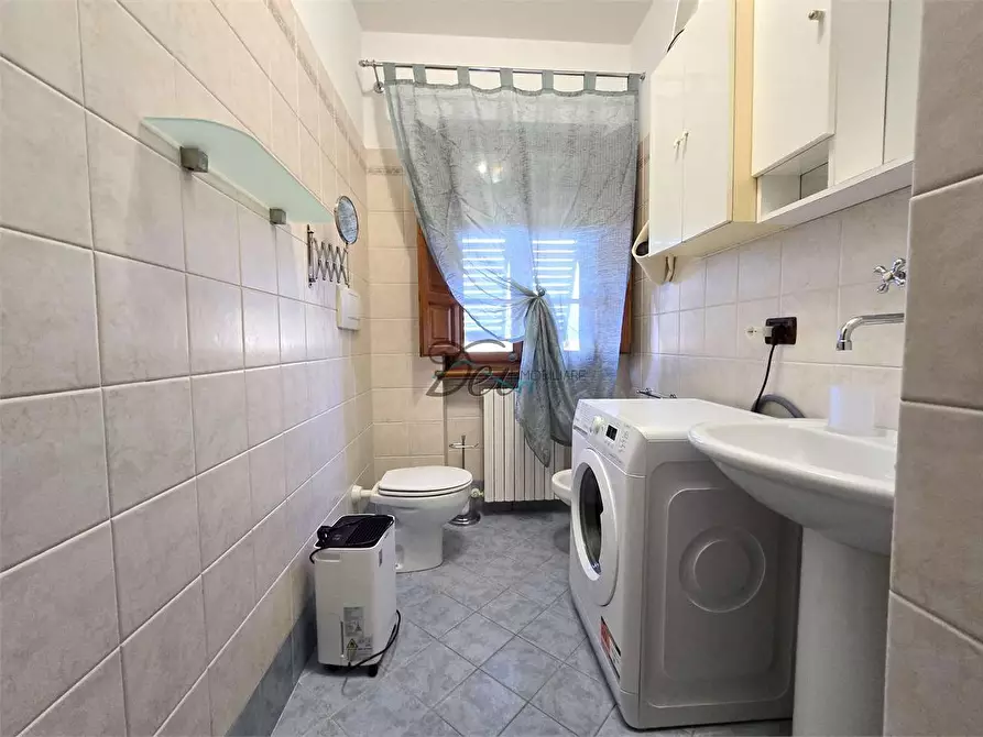 Immagine 43 di Villa in vendita  in via dell ave maria  a Capannori