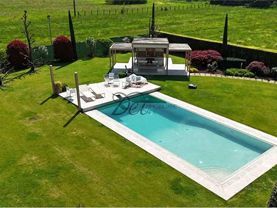 Immagine 1 di Villa in vendita  in via dell ave maria  a Capannori