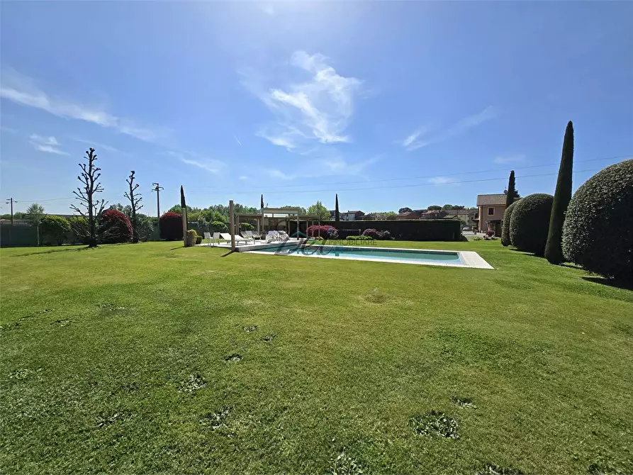 Immagine 7 di Villa in vendita  in via dell ave maria  a Capannori