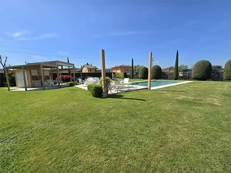 Immagine 8 di Villa in vendita  in via dell ave maria  a Capannori