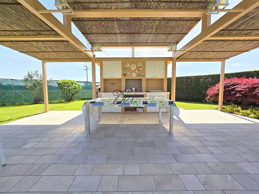 Immagine 11 di Villa in vendita  in via dell ave maria  a Capannori