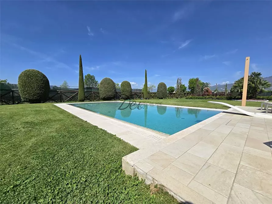 Immagine 17 di Villa in vendita  in via dell ave maria  a Capannori