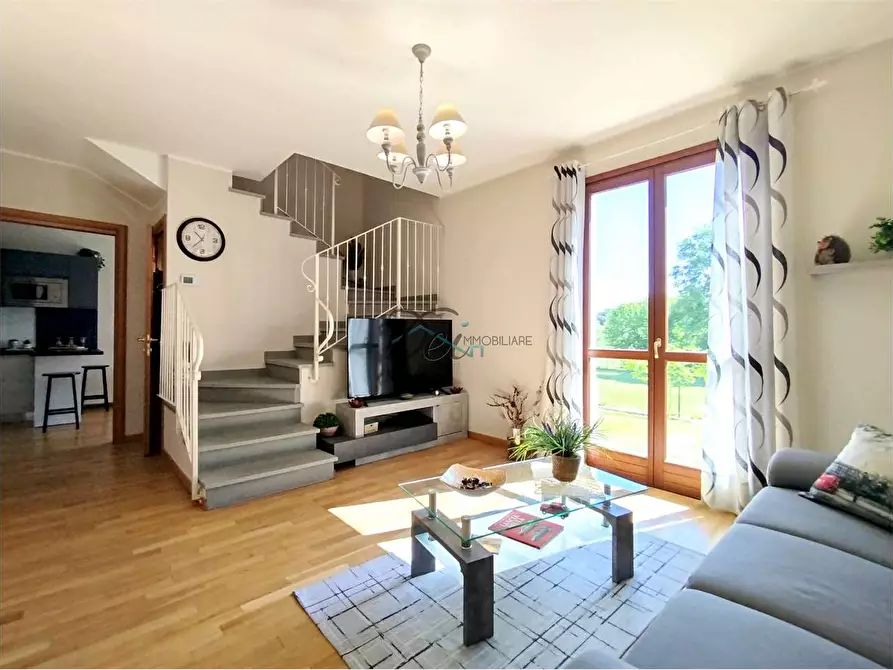 Immagine 7 di Villa in vendita  in via delle ville a Capannori