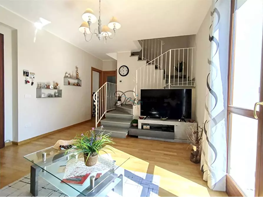 Immagine 8 di Villa in vendita  in via delle ville a Capannori