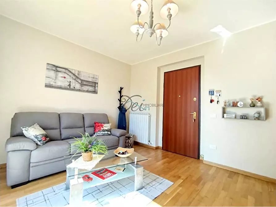 Immagine 9 di Villa in vendita  in via delle ville a Capannori