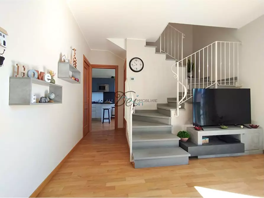 Immagine 18 di Villa in vendita  in via delle ville a Capannori