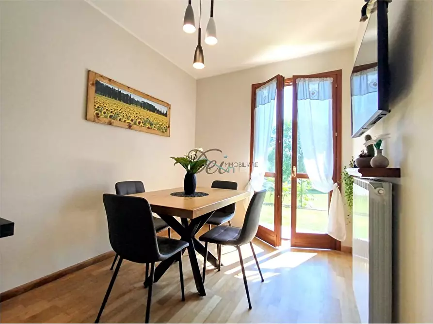 Immagine 15 di Villa in vendita  in via delle ville a Capannori