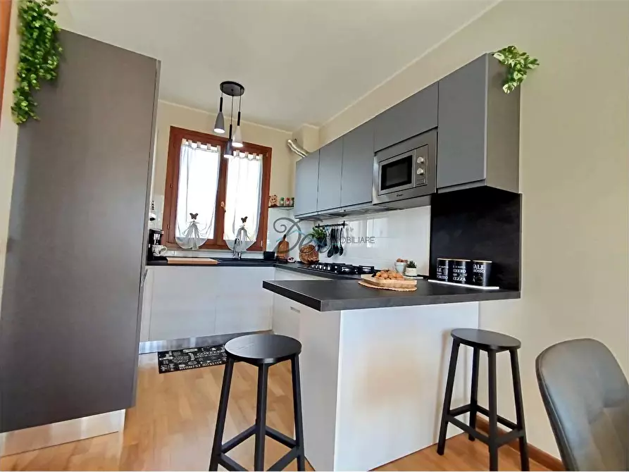 Immagine 13 di Villa in vendita  in via delle ville a Capannori