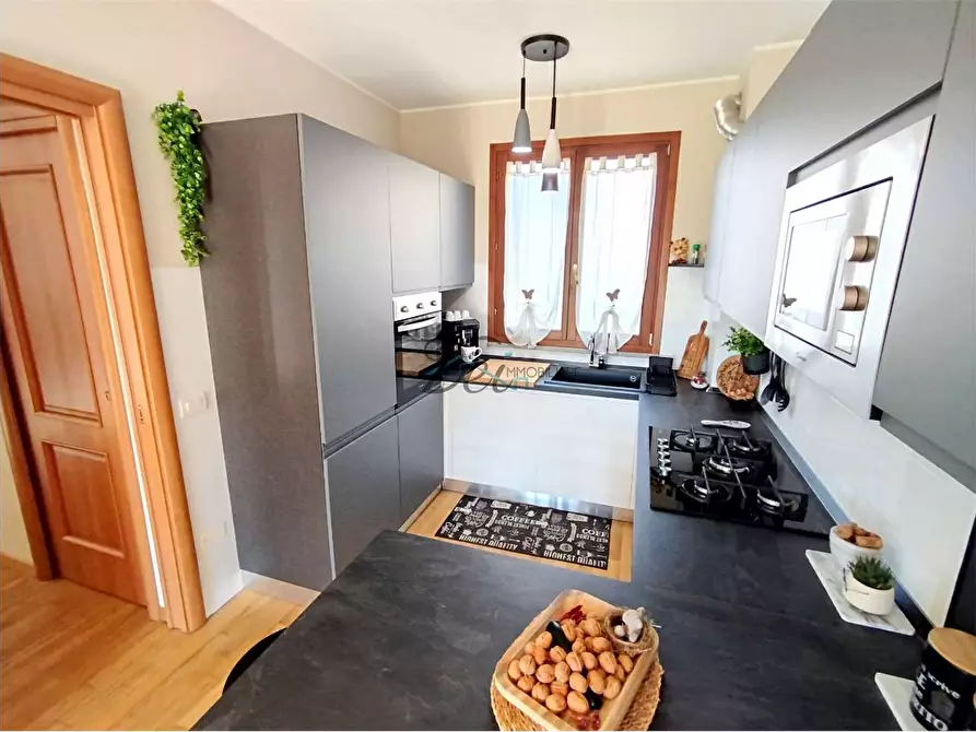 Immagine 14 di Villa in vendita  in via delle ville a Capannori