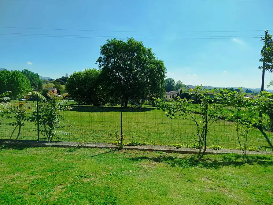 Immagine 5 di Villa in vendita  in via delle ville a Capannori