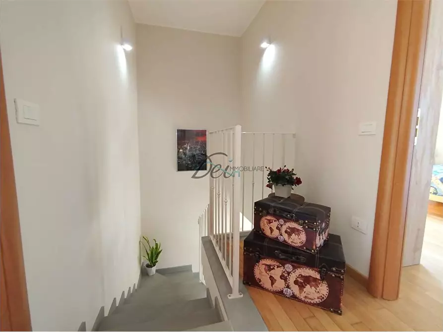 Immagine 19 di Villa in vendita  in via delle ville a Capannori