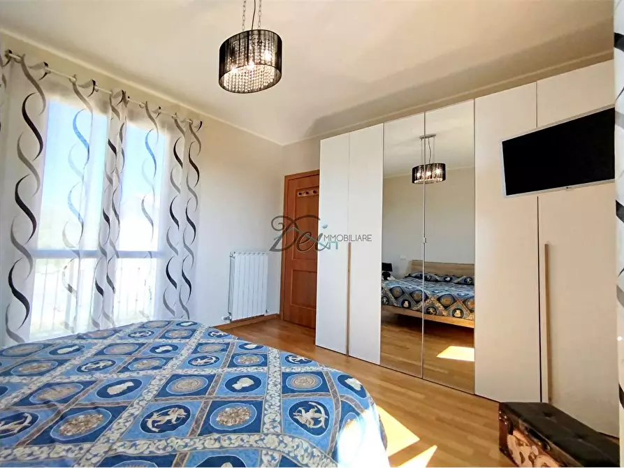 Immagine 21 di Villa in vendita  in via delle ville a Capannori