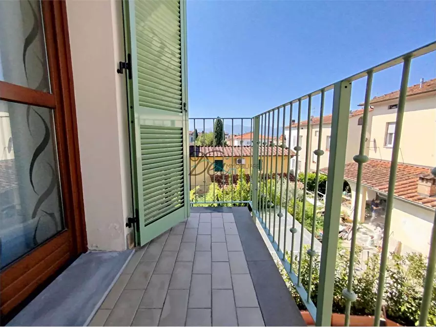 Immagine 23 di Villa in vendita  in via delle ville a Capannori