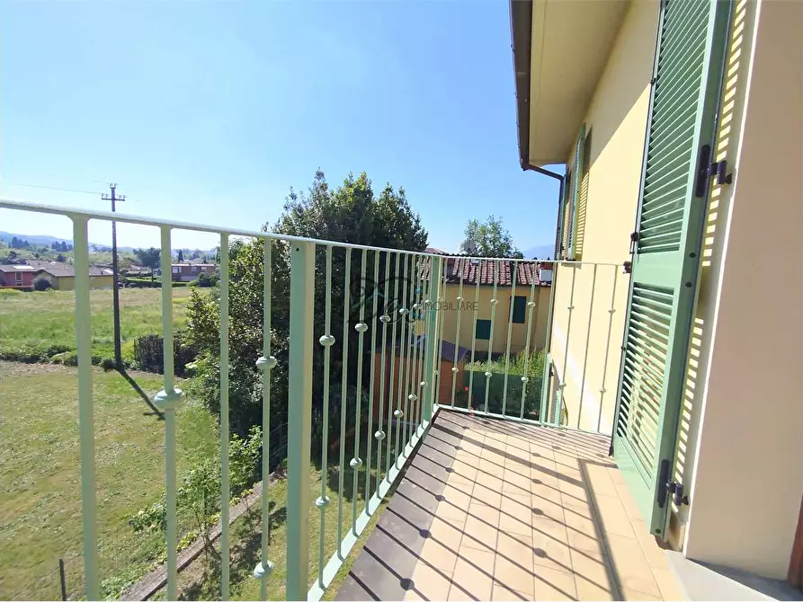 Immagine 26 di Villa in vendita  in via delle ville a Capannori