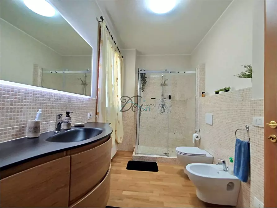 Immagine 29 di Villa in vendita  in via delle ville a Capannori