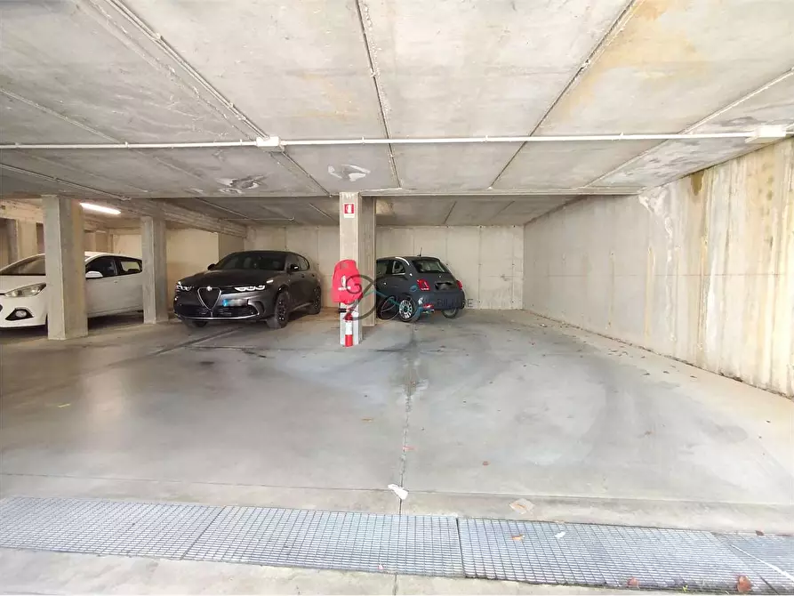 Immagine 33 di Villa in vendita  in via delle ville a Capannori