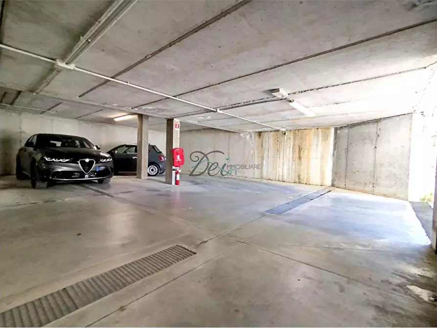 Immagine 34 di Villa in vendita  in via delle ville a Capannori