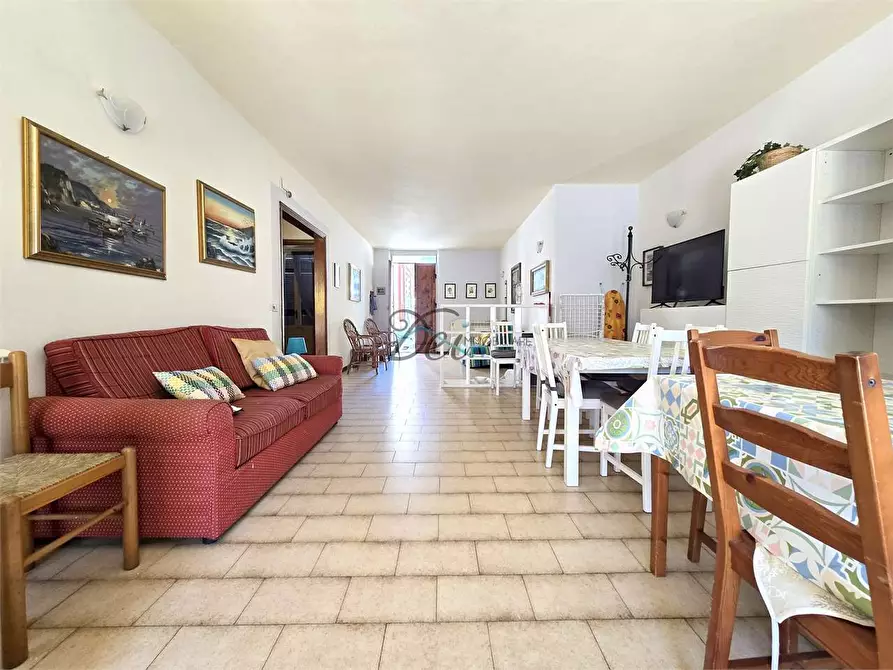 Immagine 6 di Appartamento in vendita  in viale cristoforo colombo a Camaiore