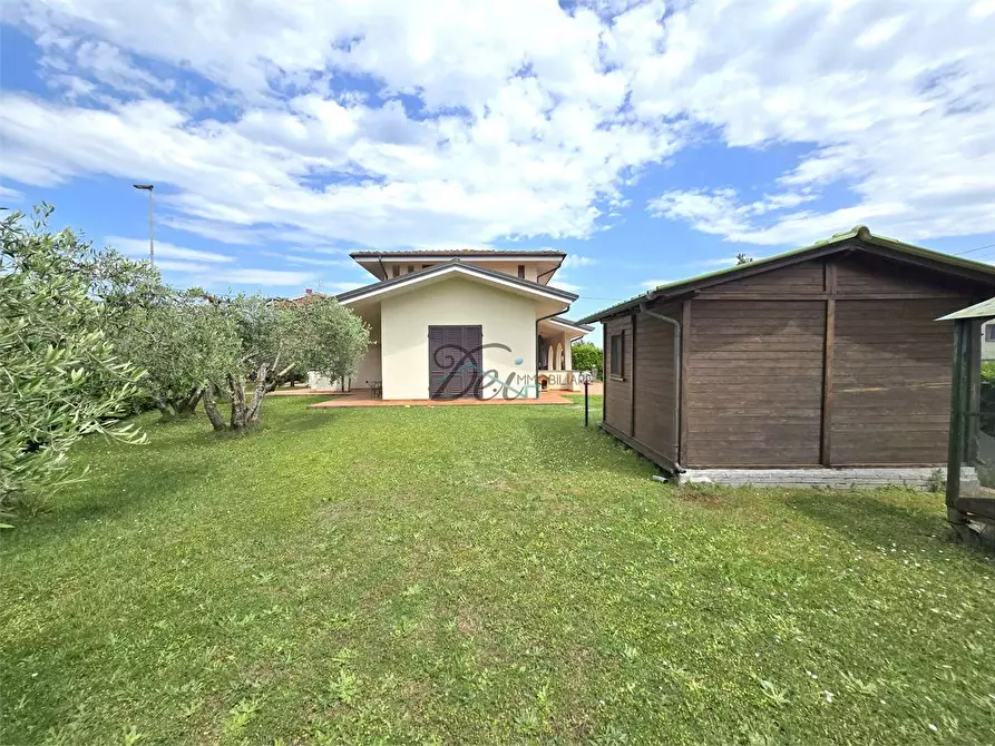 Immagine 3 di Villa in vendita  in Via sbarra a Porcari