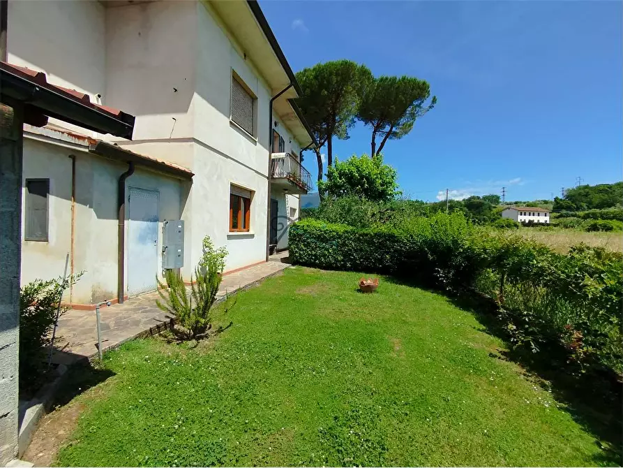 Immagine 5 di Villa in vendita  in via dei maionchi a Capannori