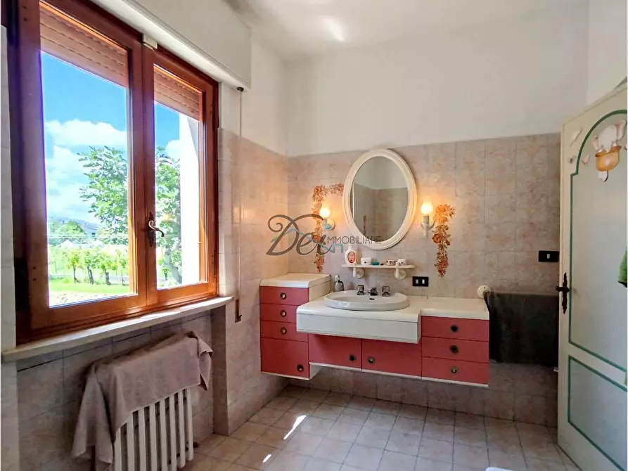 Immagine 38 di Villa in vendita  in via dei maionchi a Capannori