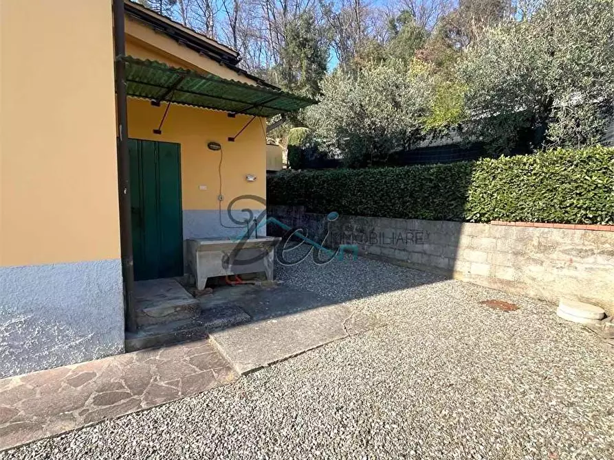 Immagine 31 di Casa bifamiliare in vendita  in Via Per San Martino  a Capannori
