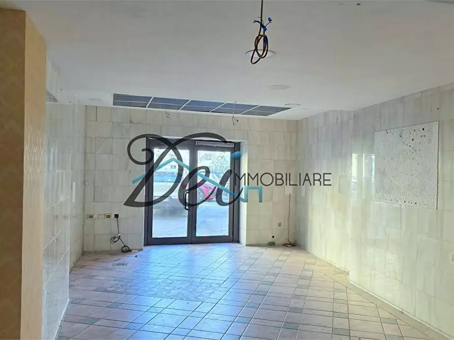 Immagine 10 di Negozio in vendita  a Castelnuovo Di Garfagnana