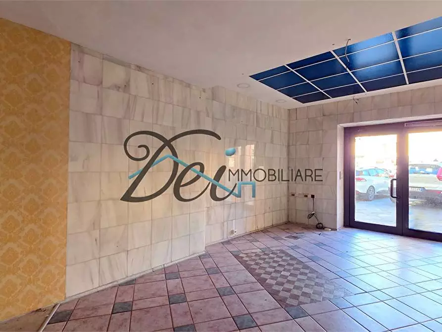 Immagine 7 di Negozio in vendita  a Castelnuovo Di Garfagnana