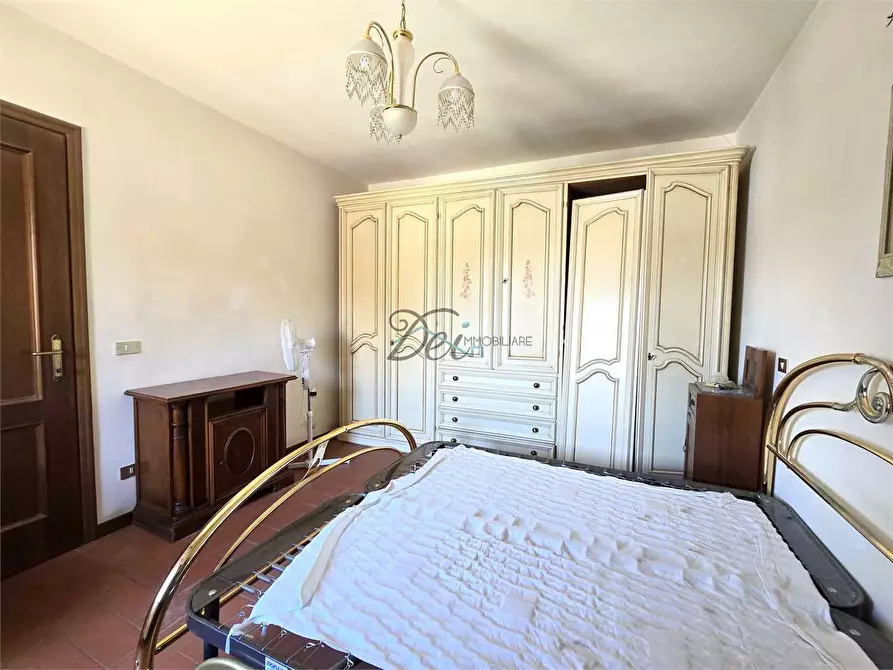 Immagine 21 di Rustico / casale in vendita  in via della francese  a Capannori