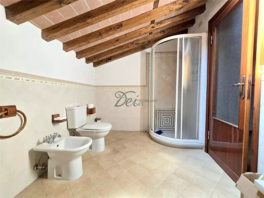 Immagine 34 di Rustico / casale in vendita  in via della francese  a Capannori