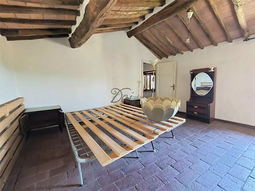 Immagine 26 di Rustico / casale in vendita  in via della francese  a Capannori