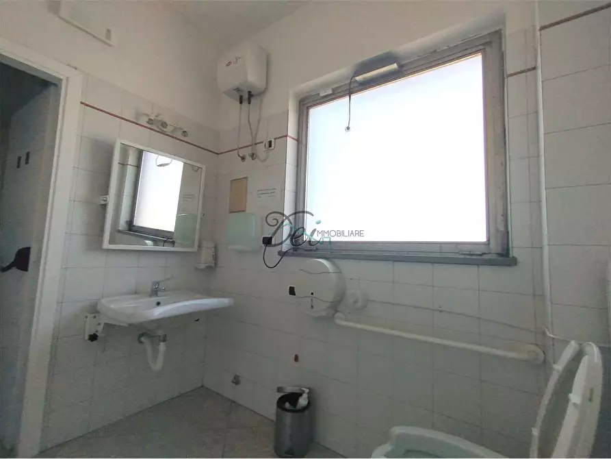 Immagine 31 di Ufficio in affitto  in via pesciatina  a Capannori