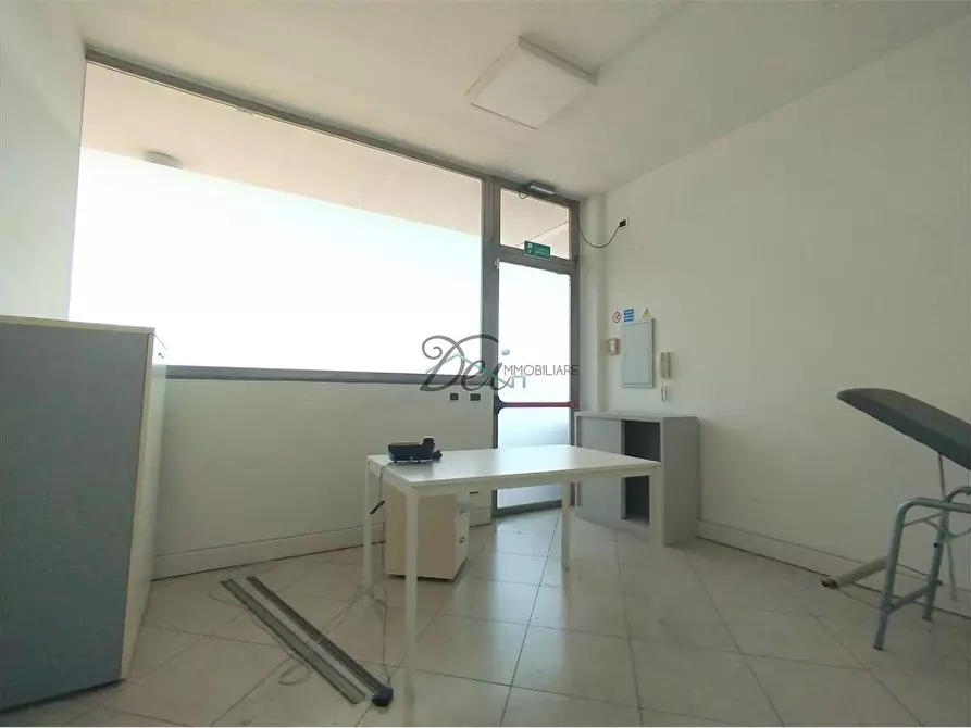 Immagine 22 di Ufficio in affitto  in via pesciatina  a Capannori
