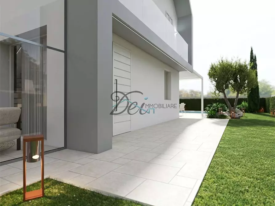 Immagine 6 di Villa in vendita  in Via della santina a Capannori