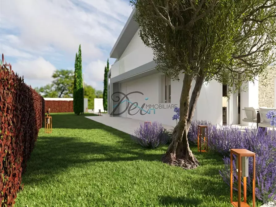 Immagine 10 di Villa in vendita  in Via della santina a Capannori
