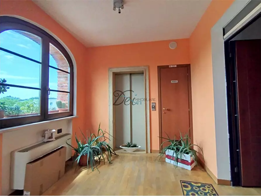 Immagine 40 di Hotel in vendita  in via poggio baldino a Altopascio