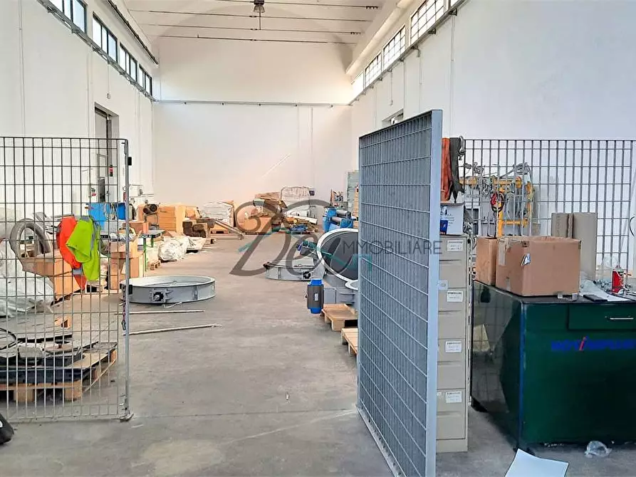Immagine 3 di Capannone industriale in affitto  in Via del Brennero a Lucca