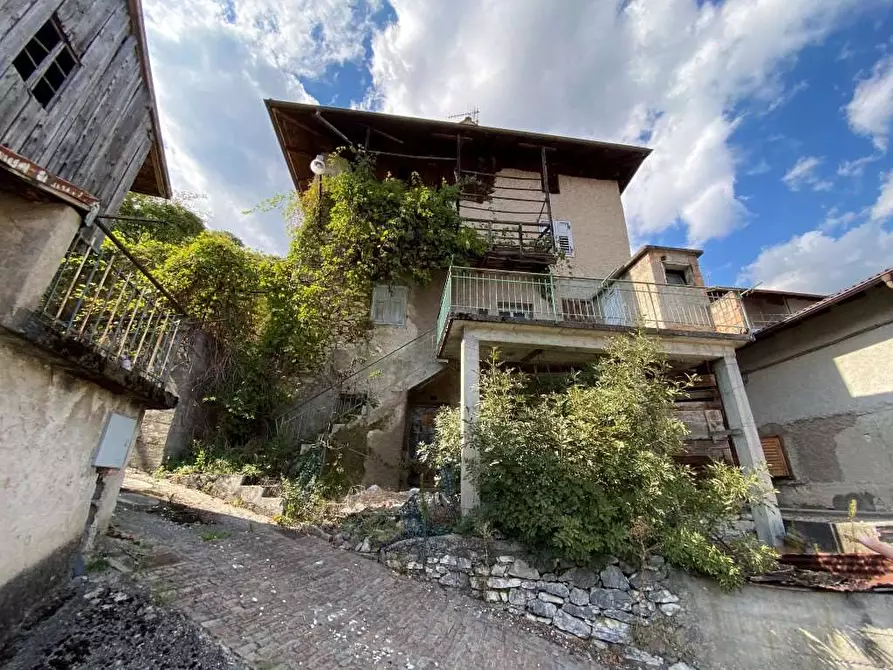 Immagine 10 di Casa indipendente in vendita  a Telve Di Sopra