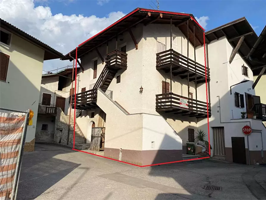 Immagine 1 di Porzione di casa in vendita  in VIA EZIO FRANCESCHINI  23 a Castel Ivano